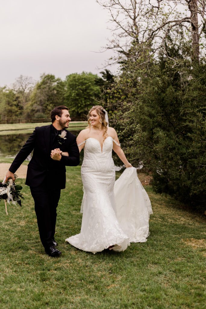 Rachel and Kyle's Wedding at Peach Creek Ranch in College Station, Texas with Rachel Driskell Photography